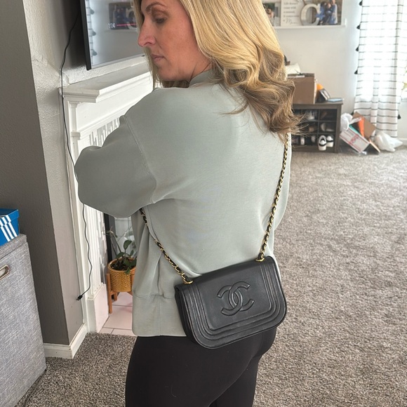 CHANEL Vintage Full Flap Small Chain Shoulder Bag Black CC w/Chanel Beauty Gift - Picture 5 of 17